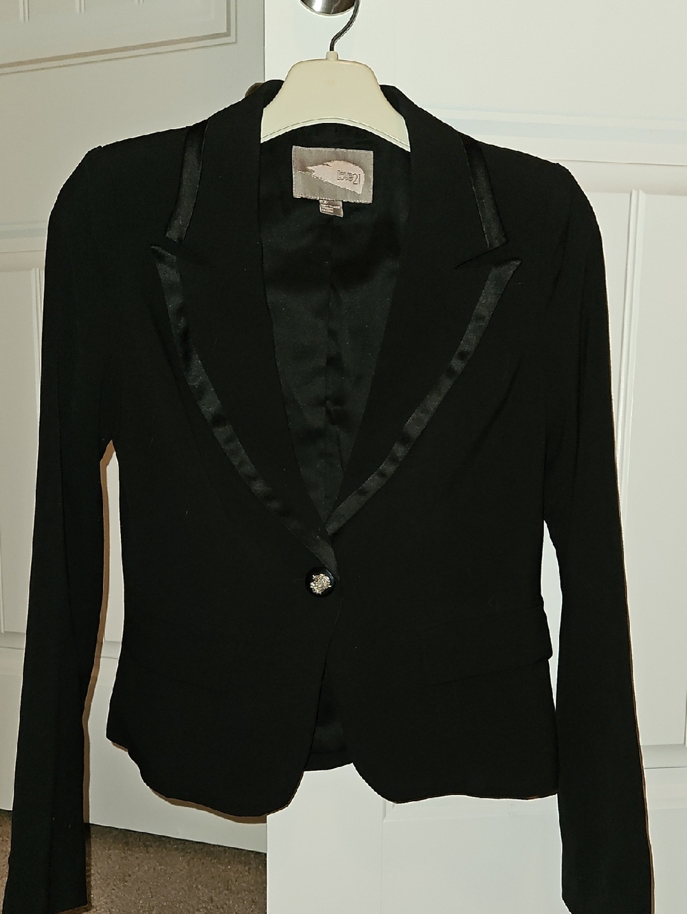 Forever 21 Black Satin-Trim Blazer